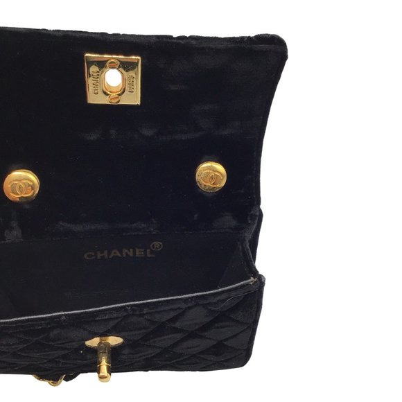 CHANEL BLACK VINTAGE 80'S QUILTED VELVET MINI FLAP BAG - Picture 9 of 13